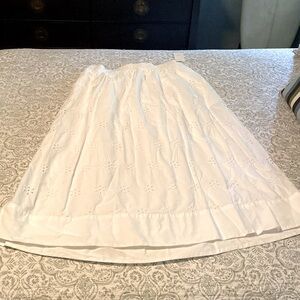 Universal Thread - Eyelet Floral White Long Skirt Sz XXL
